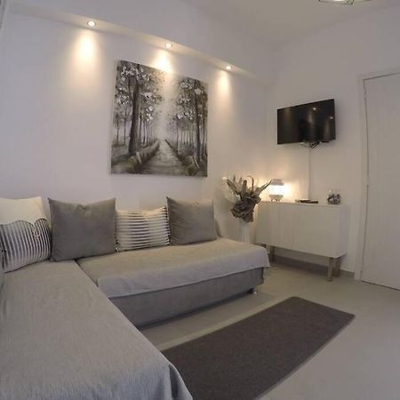 Polychrono New 2 Bedroom Apt. Just By The Sea! Exterior photo