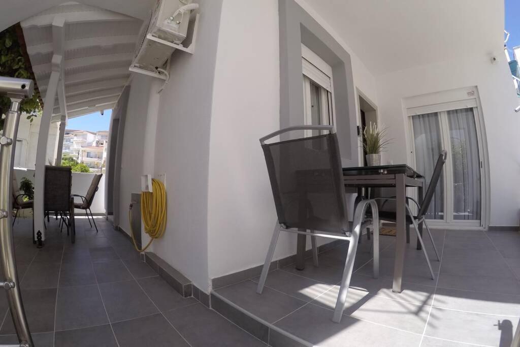 Polychrono New 2 Bedroom Apt. Just By The Sea! Exterior photo